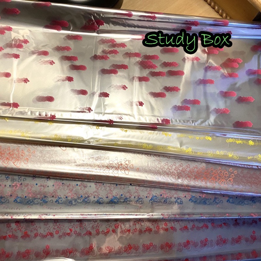 

Plastik Kado Kaca Bening MOTIF 70x80 cm isi 50 pcs / Kertas Kado Kaca Grosir )人