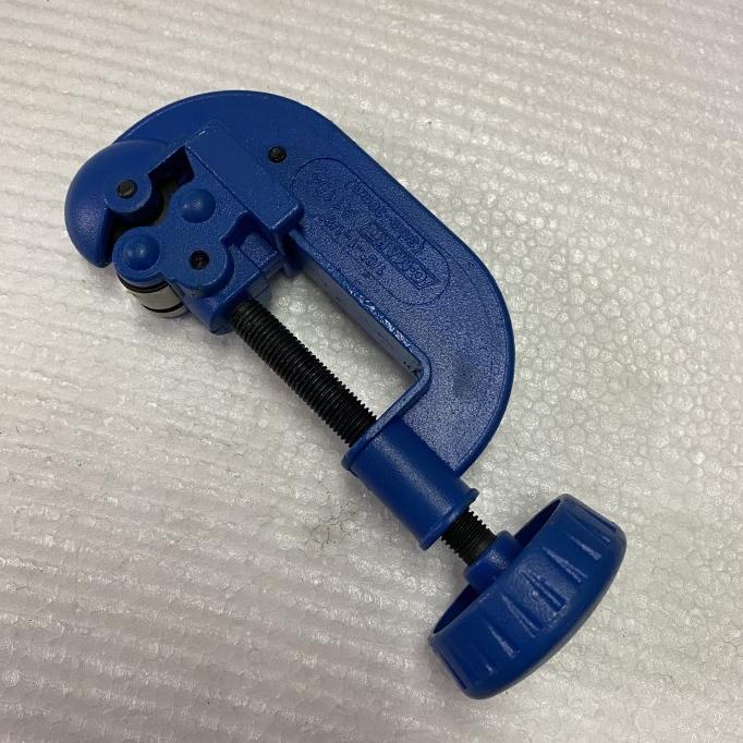 

pipe cutter besi