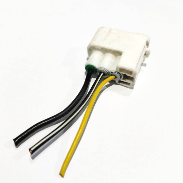 soket socket koil coil xenia 1.0 1000cc 1000 cc 3pin putih 3 pin kabel berkualitas