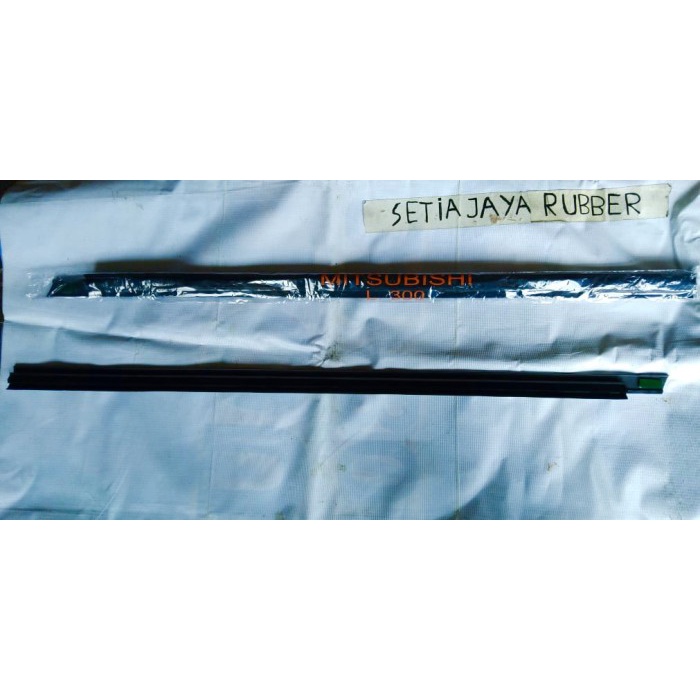 Pelipit kaca luar L300 terlaris