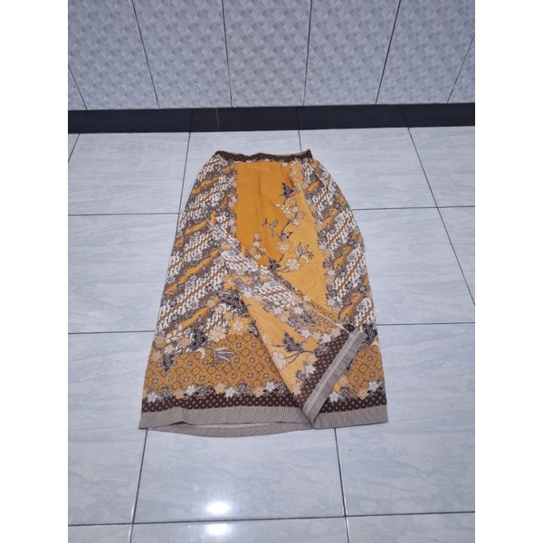 preloved rok batik rok kebaya kuning bahan wolfis