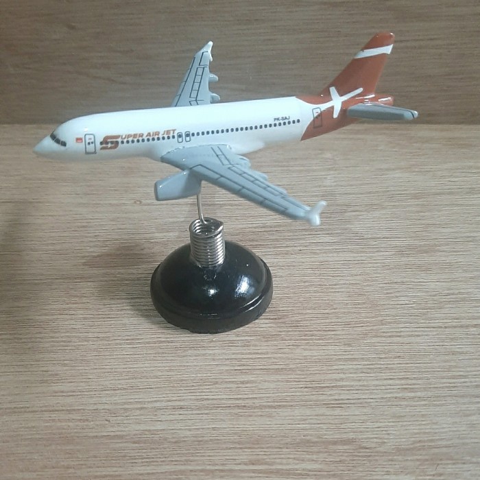 Miniatur Per Pesawat Dashboard Mobil Super Air Jet Ready