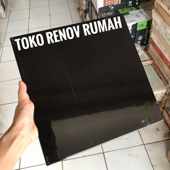 KERAMIK 30X30 HITAM GLOSSY/ KERAMIK LANTAI HITAM POLOS/ KERAMIK HITAM