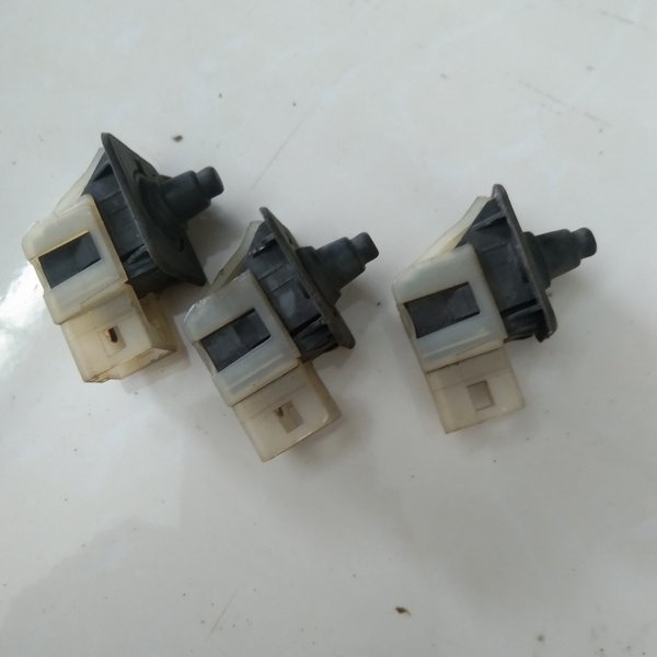 Switch Pintu Mercy A140 Mercedes-Benz