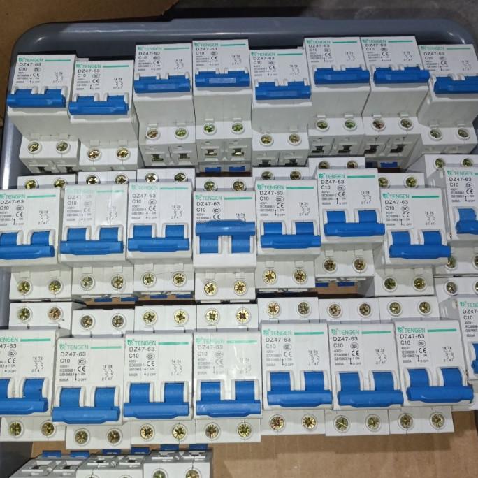 DELLAS mcb AC 10A 2p 400V circuit brake MCB pengaman listrik 2pole c10 tengen