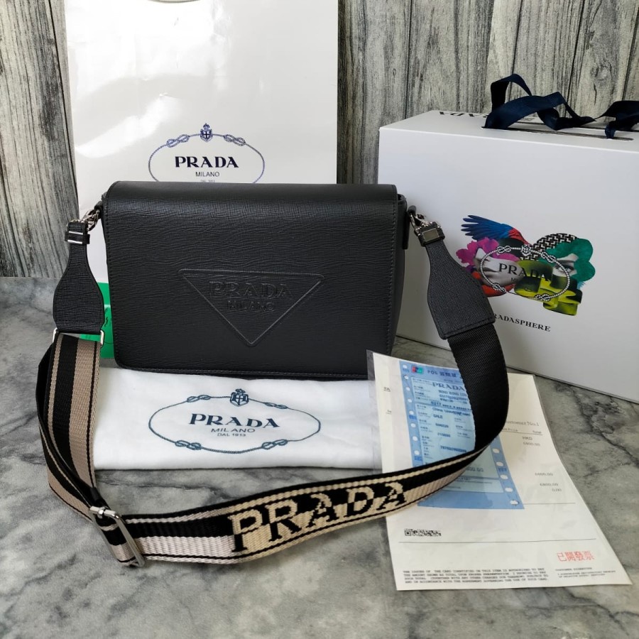 TAS SELEMPANG PRIA IMPORT BRANDED KULIT MONOGRAM HITAM - Tas kulit import pria keren terbaru 2023 - 