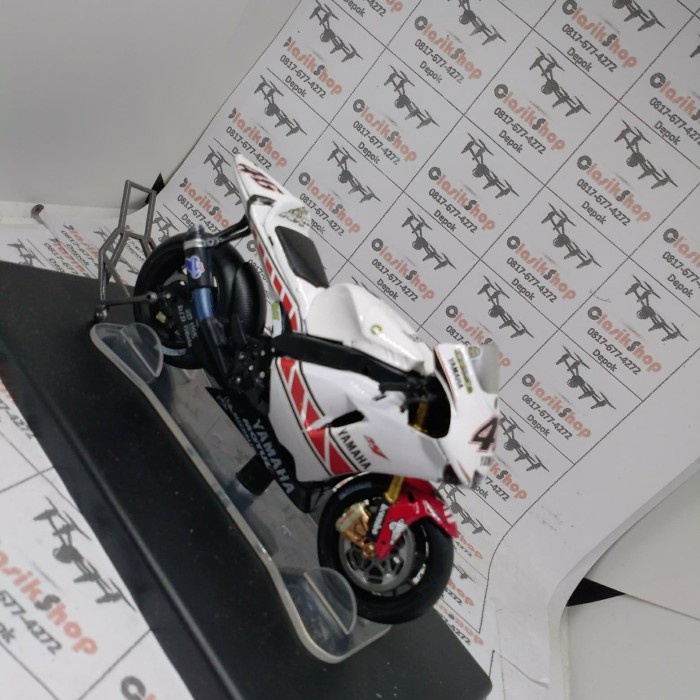HOT SALE 1/18 SCALE MOTOR YAMAHA YZR-M1 2005 ROSSI TERLARIS