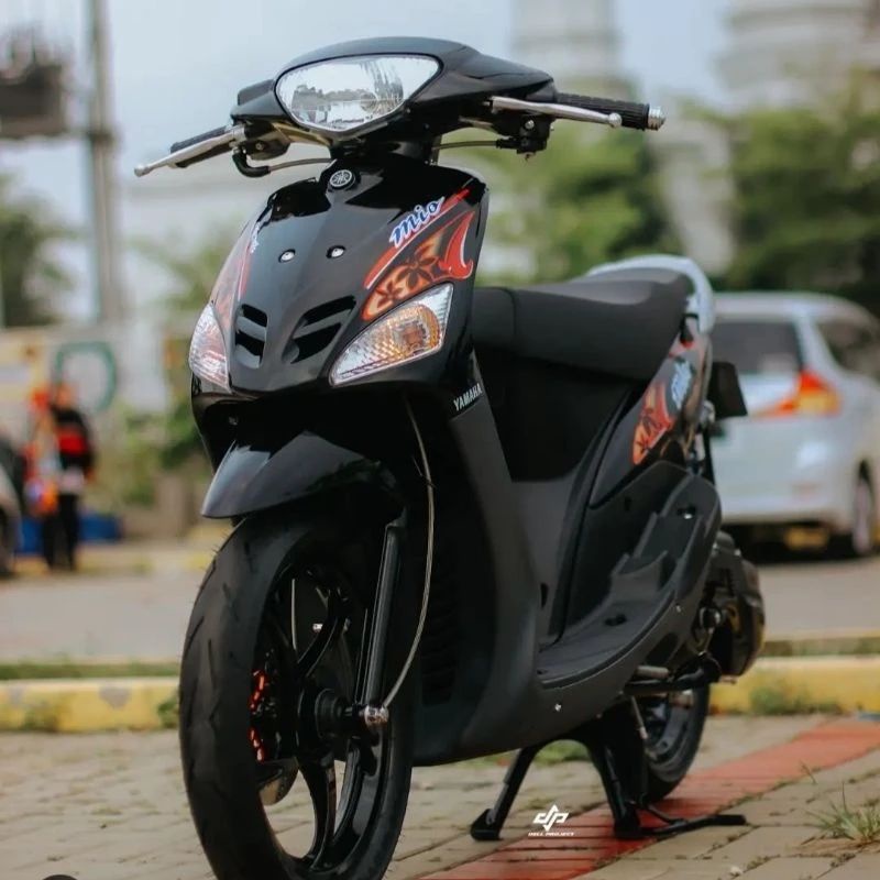 Striping Lis sticker standar ORI yamaha mio sporty 2005 hitam bunga stiker mio hitam 2005 bunga stri