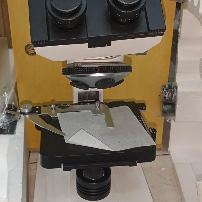 mikroskop trinokuler