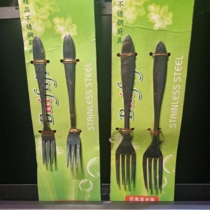 

Diskon GARPU KUE DAN BUAT SET 4PCS TEBAL Stainless Steel TEBAL