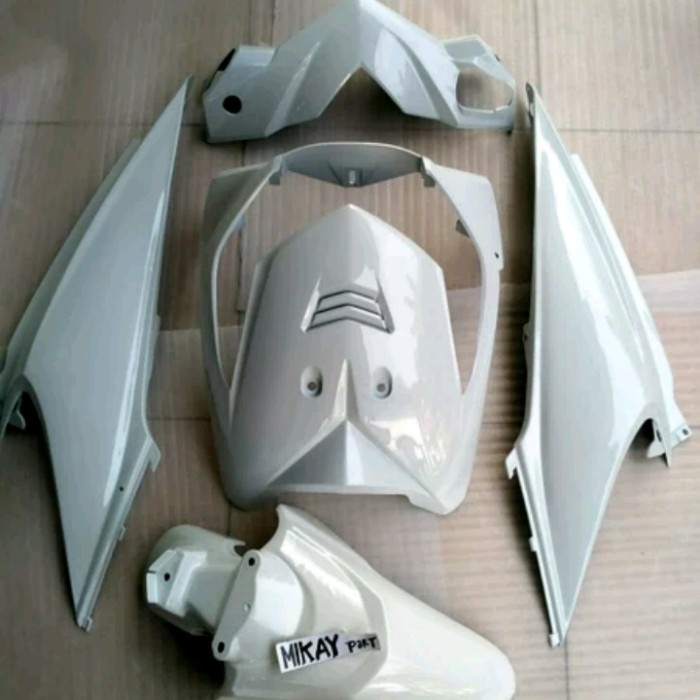 ✨New Ori Cover Body Kanan Kiri Spakbor Batok Tameng Beat Karbu Putih Mutira Diskon