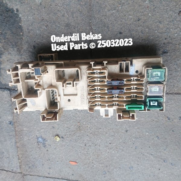 Fuse Box Sikring Dalam Toyota Corona Absolute St191