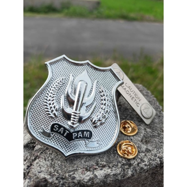 pin kewenangan lencana security satpam magnet