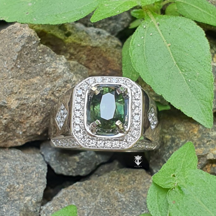 Batu Mulia Permata Natural Forest Green Sapphire 1.62 Ct No Heat GRI