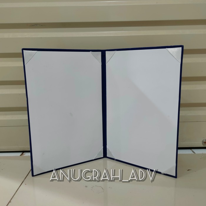 

New Map Upacara Bahan Bludru Ukuran 23Cm X 34Cm(F4) - Biru Terbatas