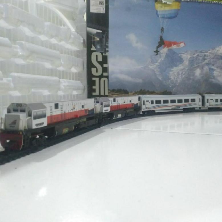 Promo Gerbong Datar Atau Flat Miniatur Kereta Api Mainan Kai  Lokkmotif Cc201 Join Rail King Grcid39