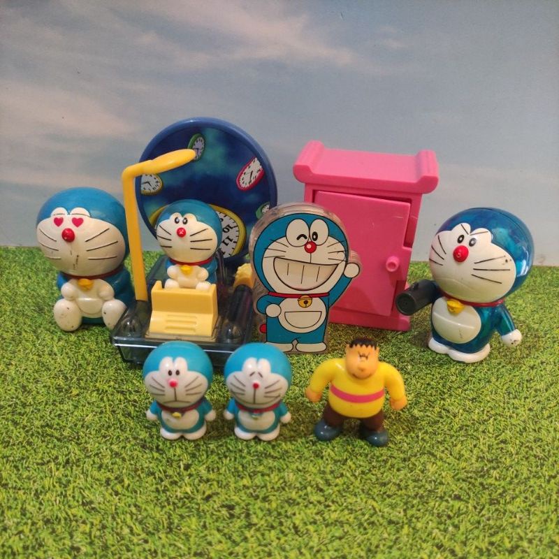 Figure Doraemon happy meal