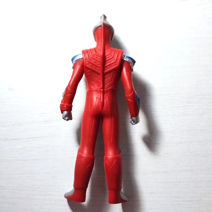 bandai uhs ultraman ginga strium figure vinyl 14 cm ultra hero series telorayampuyuh