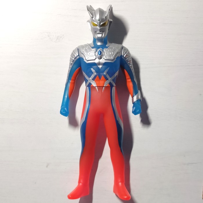 uhs ultraman zero transparan figure vinyl 24 cm bandai ultra series telorayampuyuh