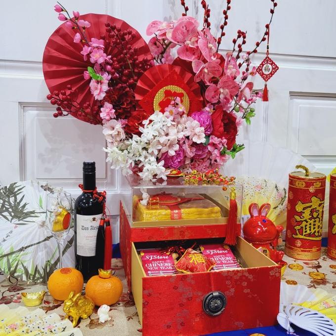 

Terlarisss - Paket Dekorasi Hampers Imlek Parcel Hadiah Kue Kering 018 - Langsung Kirim