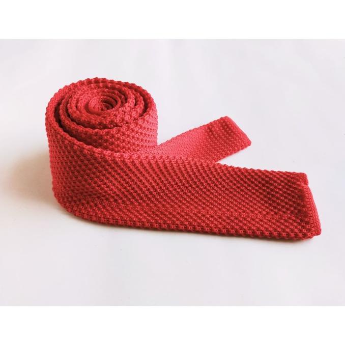 Dasi rajut polyester warna merah
