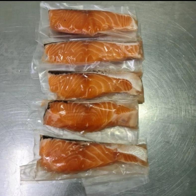 

TRENDING!! SALMON FILLET @100GR FROZEN PREMIUM PRODUK TERLARIS BULAN INI
