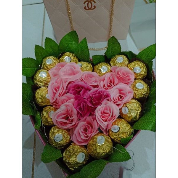 

COKLAT BOX HAMPERS + BUNGA LED BISA NYALA BOX LOVE Ferrero rocher bunga coklat wisuda ultah anniversary hadiah congratulation