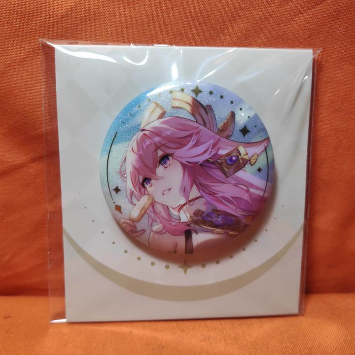 Yae Miko Background Theme Can Badge (5,8cm) - Genshin Impact