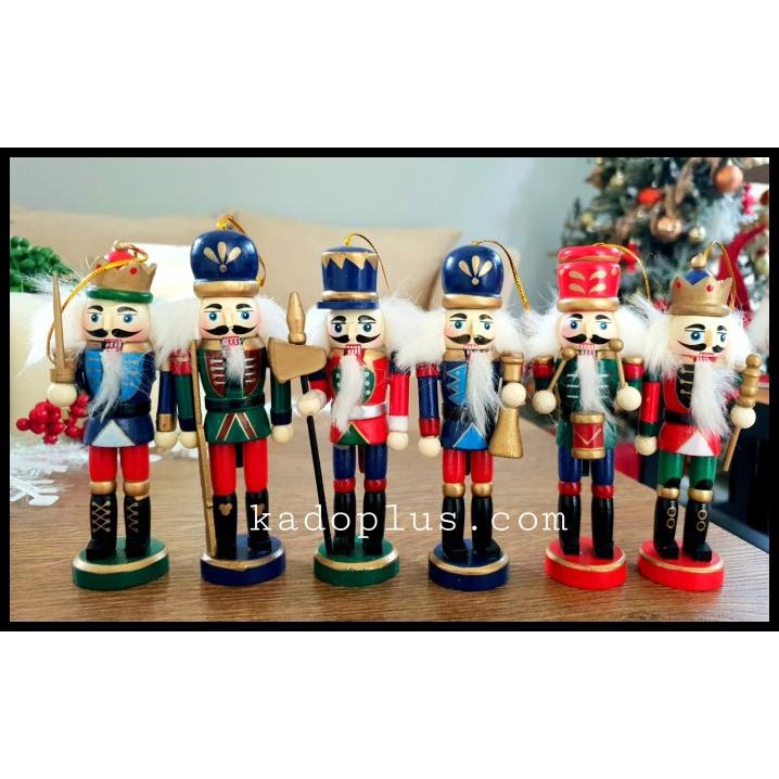 

DISKON NUTCRACKER CLASSIC 13 CM ISI 6 !!!!!!!