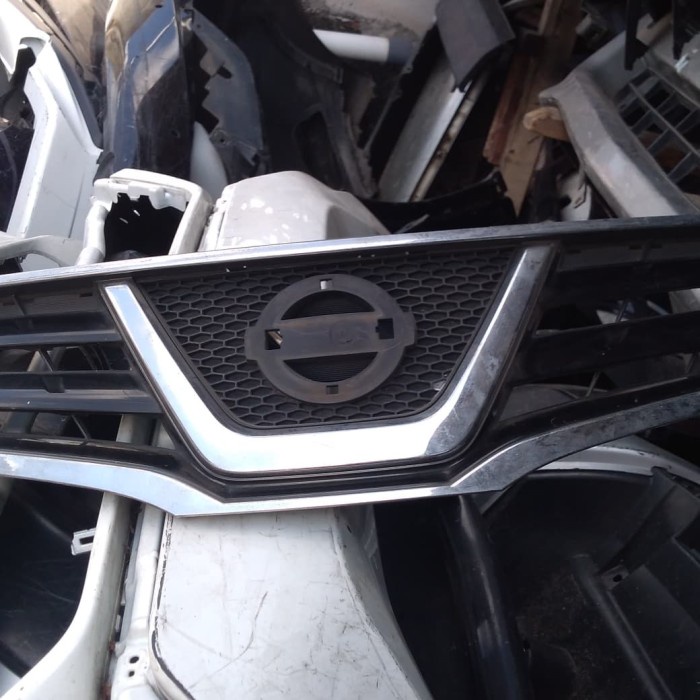 {BEKAS} grill nissan grand Livina xgear Murah