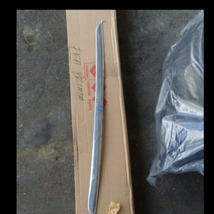 List Chrome Bemper Belakang Suzuki Ertiga Dreza Ori Sgp Kode Ad254
