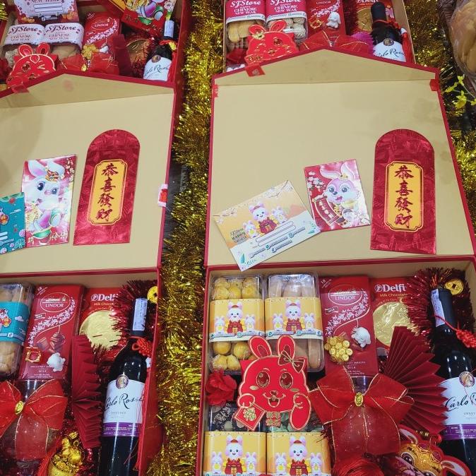 

Terlarisss - Paket Dekorasi Hampers Imlek Parcel Hadiah Kue Kering 002 - Langsung Kirim