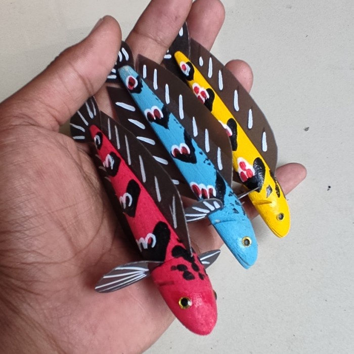 patung ikan chana gabus yellow Sentarum