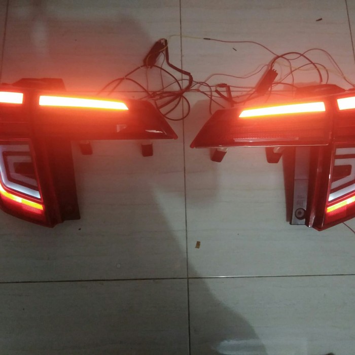 Custom Stoplamp & Reflektor Calya Sigra Running sein