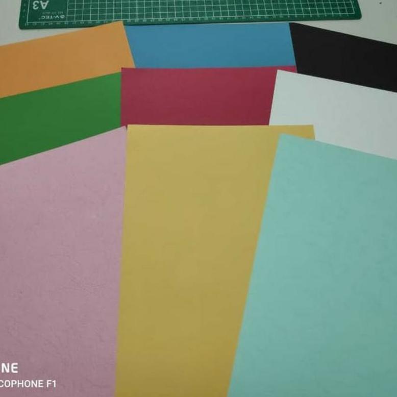

Baru KARTON JILID FOLIO BC / KARTON JILID F4 1 pack isi100 ANEKA WARNA ,.