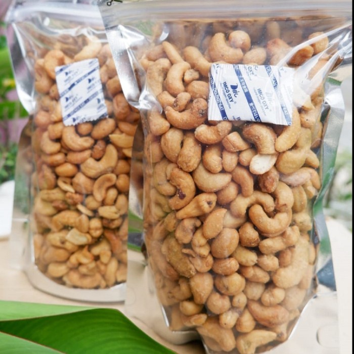 

Kacang - Kacang Mede Goreng Original Asin Grade1 Berat 1Kg