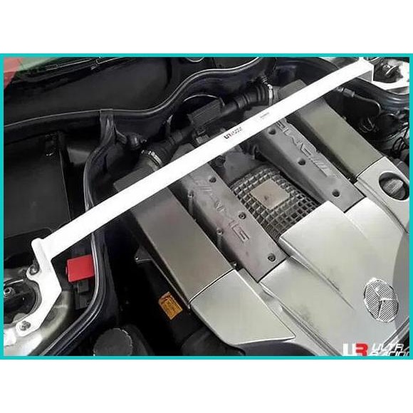 Aksesoris / Front Bar / Stabiliser ULTRA RACING Mercedes C-32 (W203) 1