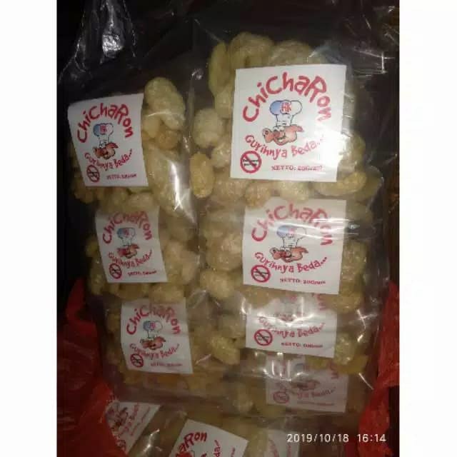 

Kerupuk - Kerupuk Chicharon Per Bal (20Pcs@20Gram)