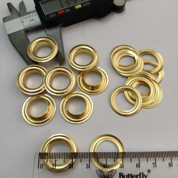 

mata ayam 13mm / mata ayam 28 + ring gold / 5gross