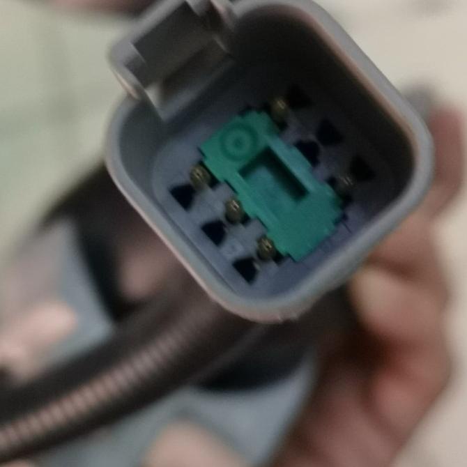 Pedal Gas Untuk Volvo Fm440. Asli Volvo