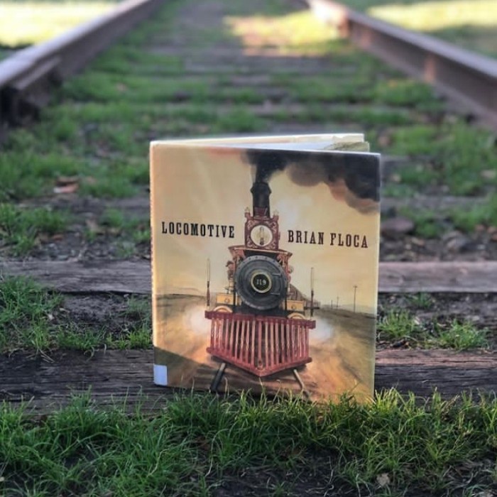 [COD] Locomotive Hardcover Brian Floca Terbaru