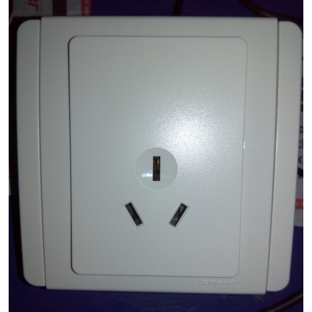 [Ori] Neo Stop Kontak 3 Pin  Multi  Schneider Berkualitas