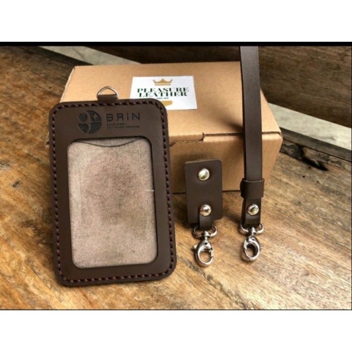 

ID CARD HOLDER KULIT NAMETAG