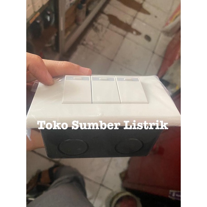 Saklar lampu panasonic 3 gang triple tripel white isi3 1 frame