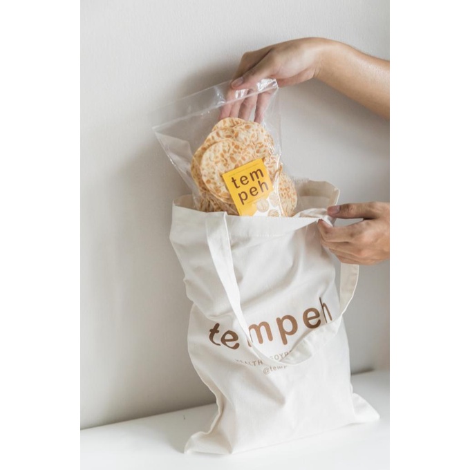 

TERBARU KERIPIK TEMPEH FAMILY SIZE 500 GRAMS !!!!!