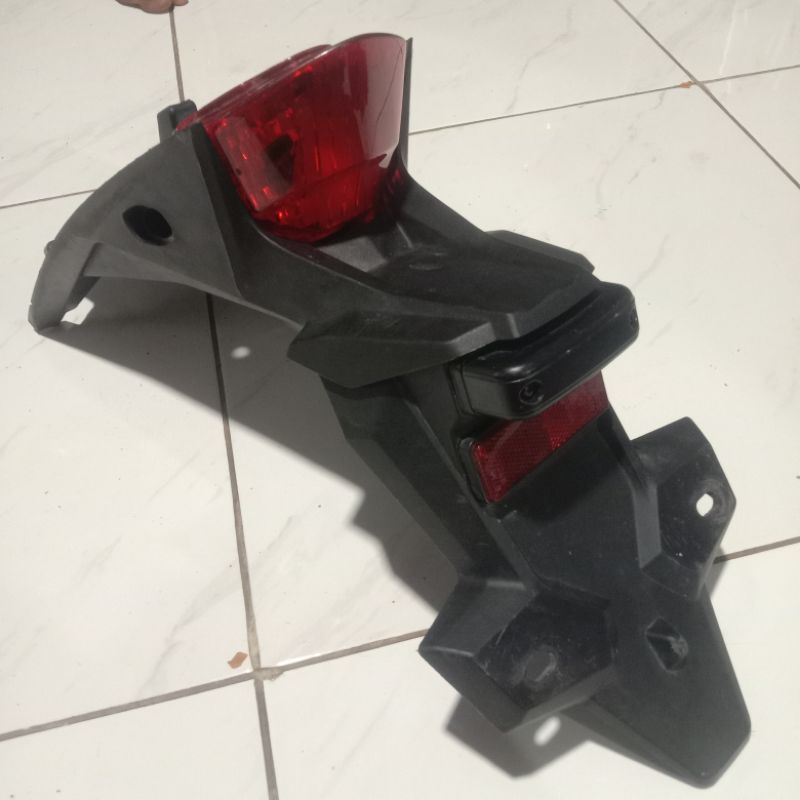 spakbor belakang Honda crf 150 L slebor stoplamp lampu belakang rear fender tail Ori