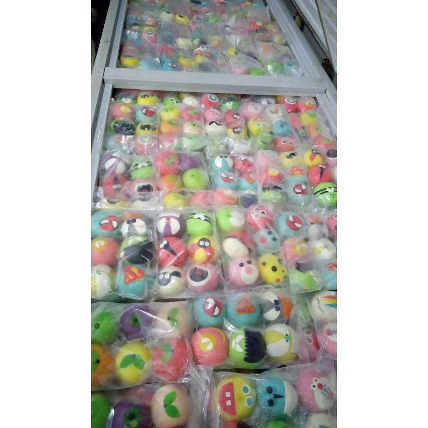 

Ready BAKPAO KARAKTER ISI COKLAT / BAKPAU KARAKTER ISI 6 PCS