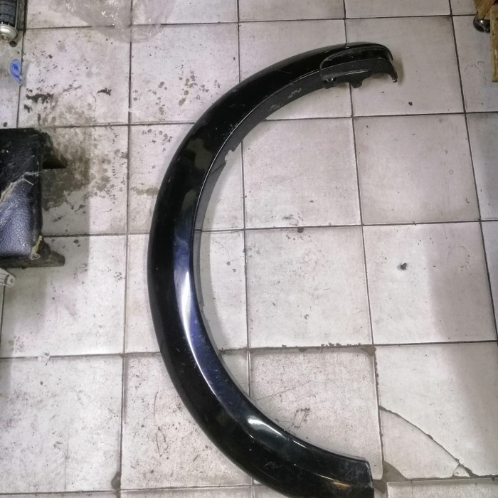 {Second} over fender pajero sport atas ban Limited