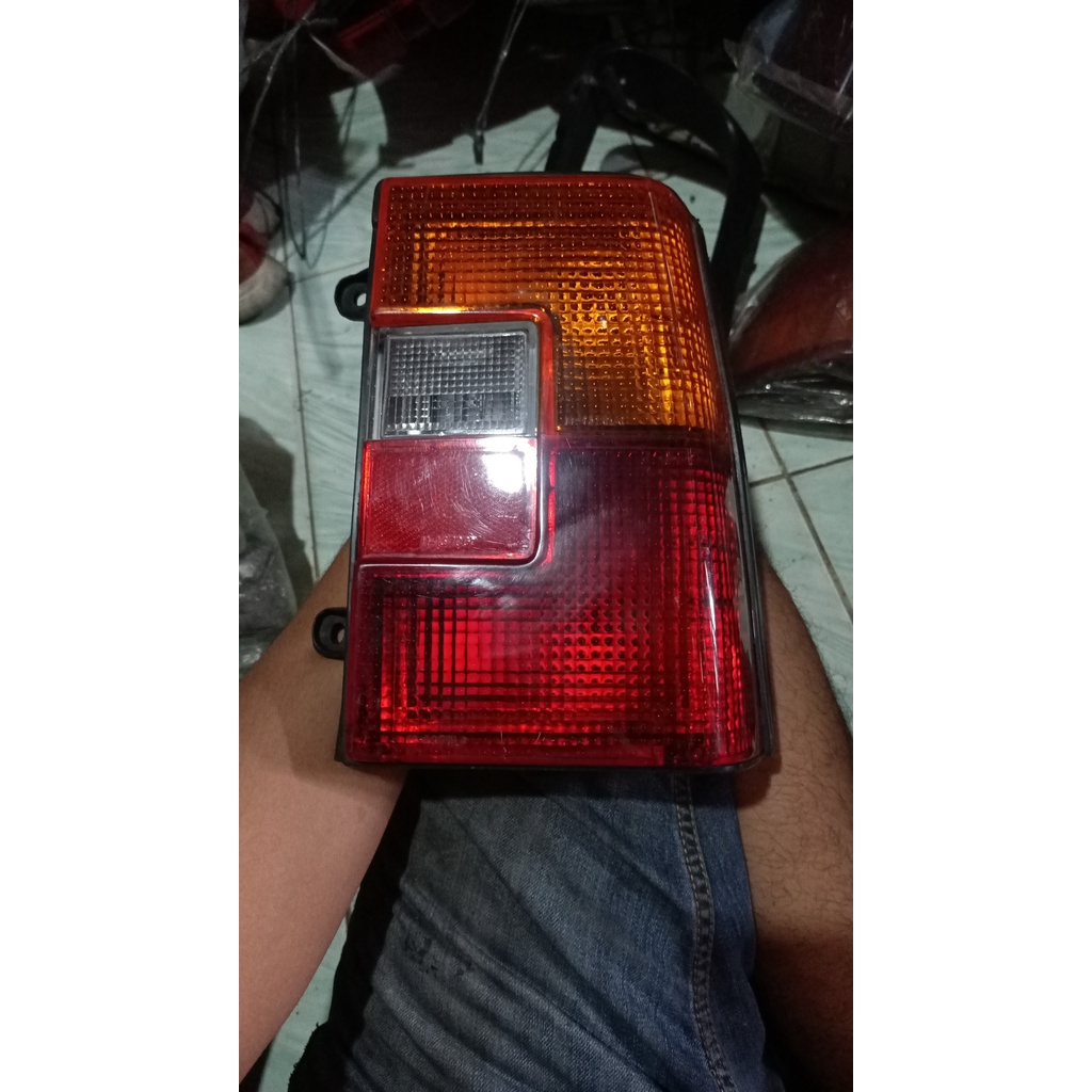 Stoplamp lampu belakang Daihatsu charade g11 1984-1985 original