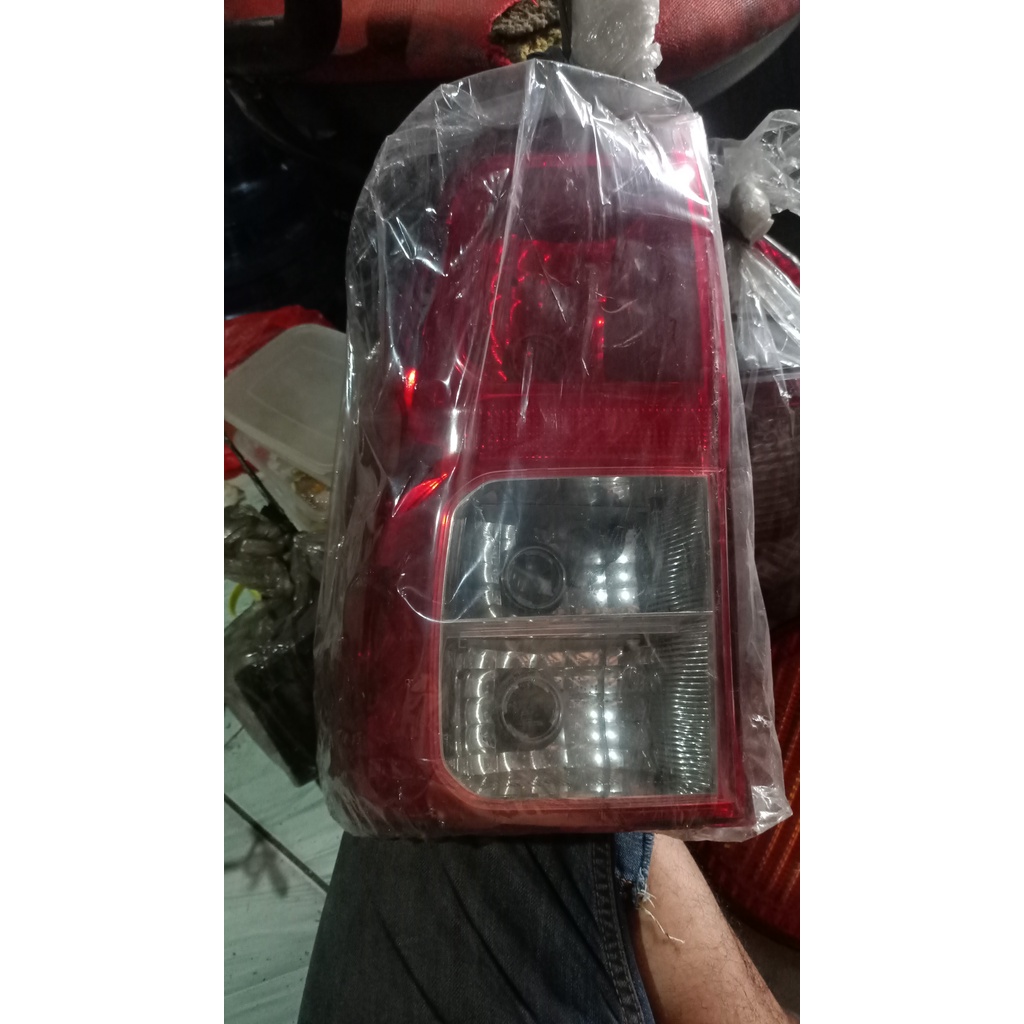 Stoplamp kiri Toyota hilux revo original
